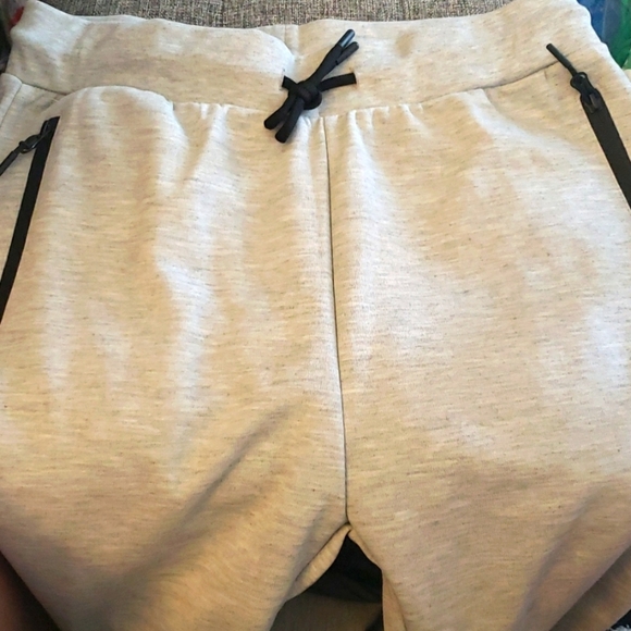 Original Deluxe Men's Tech Joggers Grey Size Medium NWOT - Picture 2 of 8